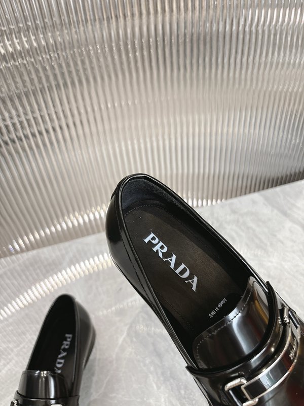 Prada 프라다 남성 캐주얼 로퍼 가죽신발 001-227393