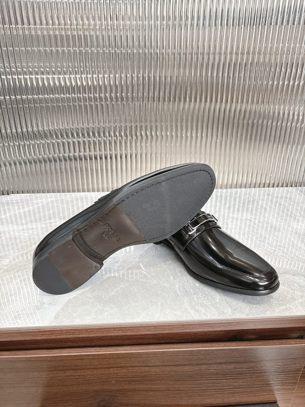 Prada 프라다 남성 캐주얼 로퍼 가죽신발 001-227393
