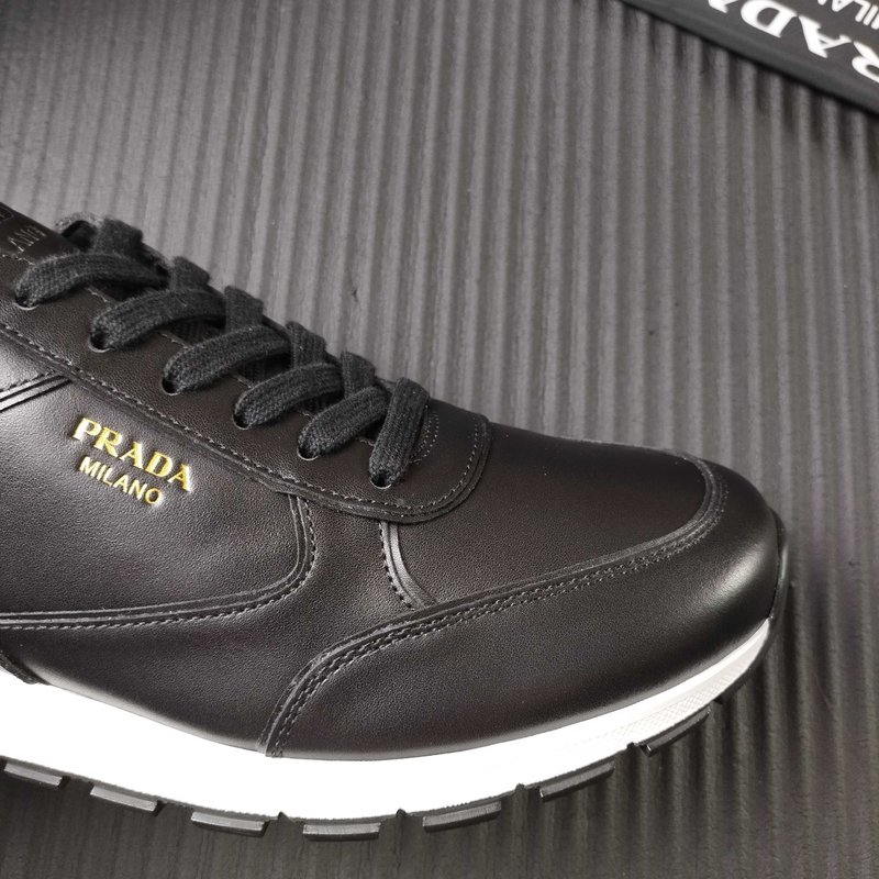 PRADA 프라다 블랙 레더 스니커즈 001-227531