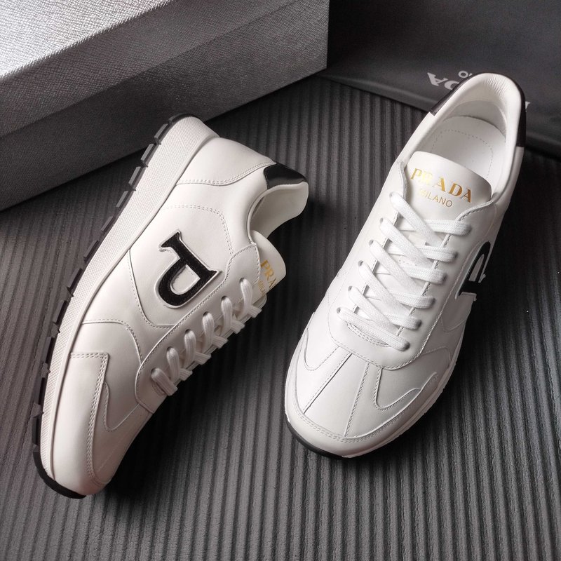 프라다 PRADA 알파벳 P 로고 가죽 캐주얼 운동화 001-227536