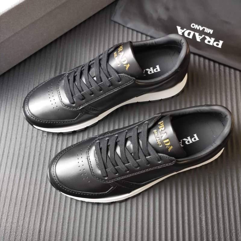 PRADA 블랙 가죽 캐주얼 운동화 001-227539