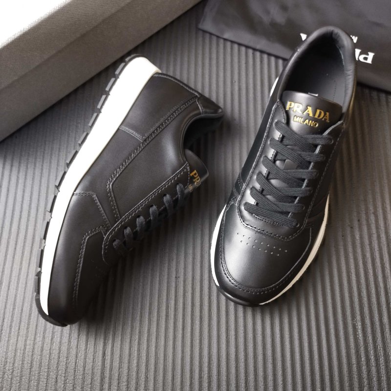 PRADA 블랙 가죽 캐주얼 운동화 001-227539