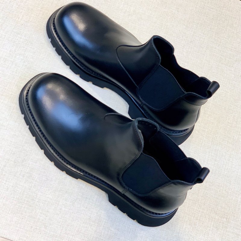PRADA 클래식 라운드 토 남성 가죽 부츠 001-227555