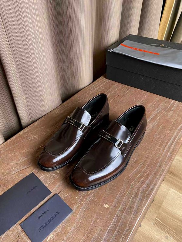 PRADA 남성 핸드 러브드 가죽 구두 001-227557