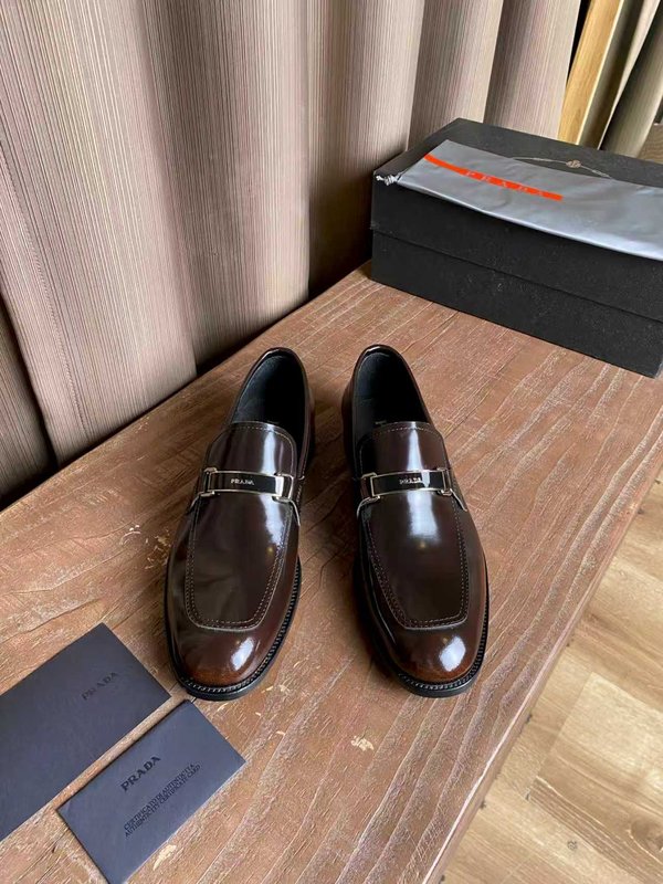 PRADA 남성 핸드 러브드 가죽 구두 001-227557