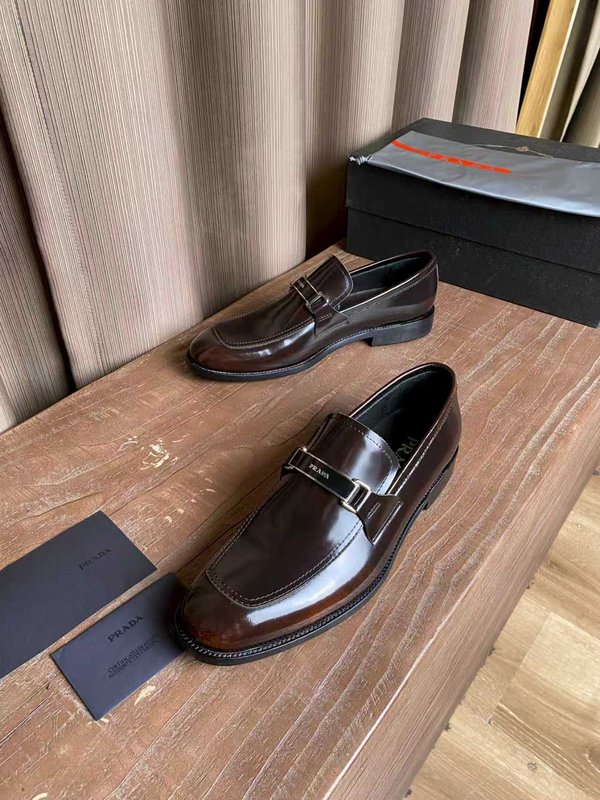 PRADA 남성 핸드 러브드 가죽 구두 001-227557