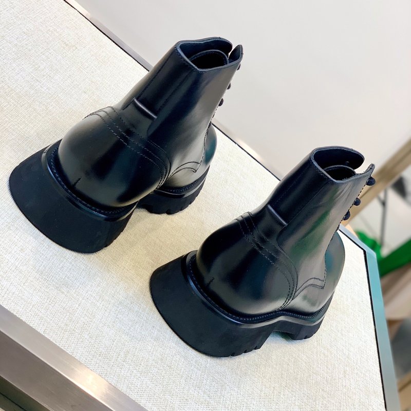 PRADA 클래식 라운드 토 남성 가죽 부츠 001-227567