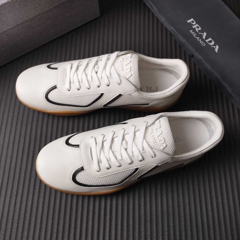 PRADA 프라다 화이트 운동화 001-227627