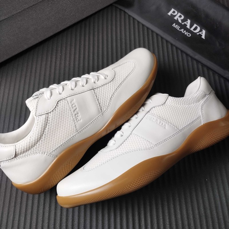 PRADA 프라다 화이트 운동 캐주얼 슈즈 001-227629