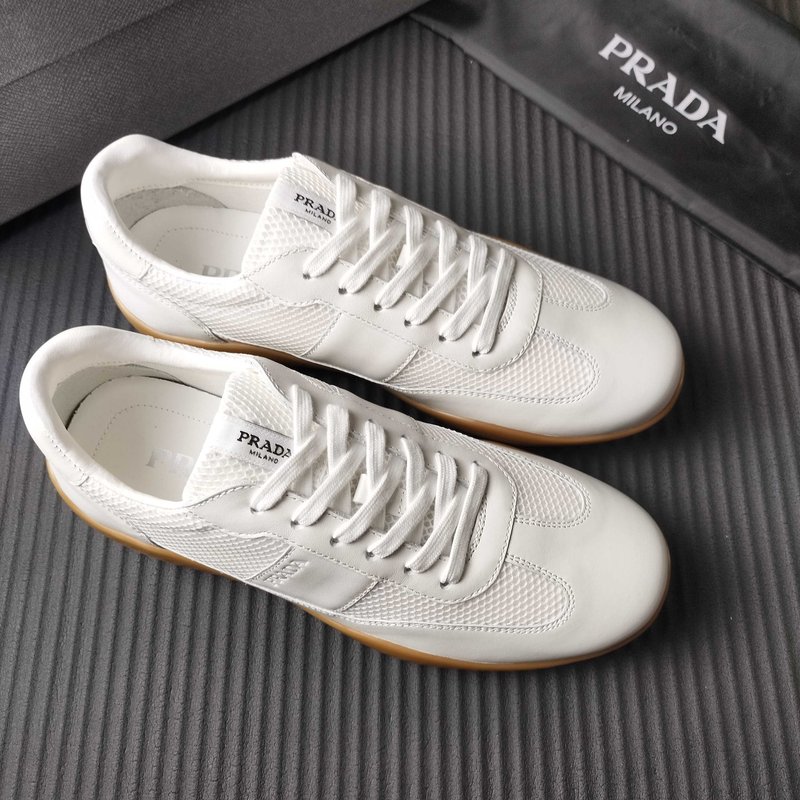 PRADA 프라다 화이트 운동 캐주얼 슈즈 001-227629