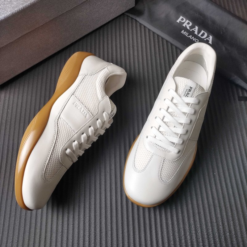 PRADA 프라다 화이트 운동 캐주얼 슈즈 001-227629