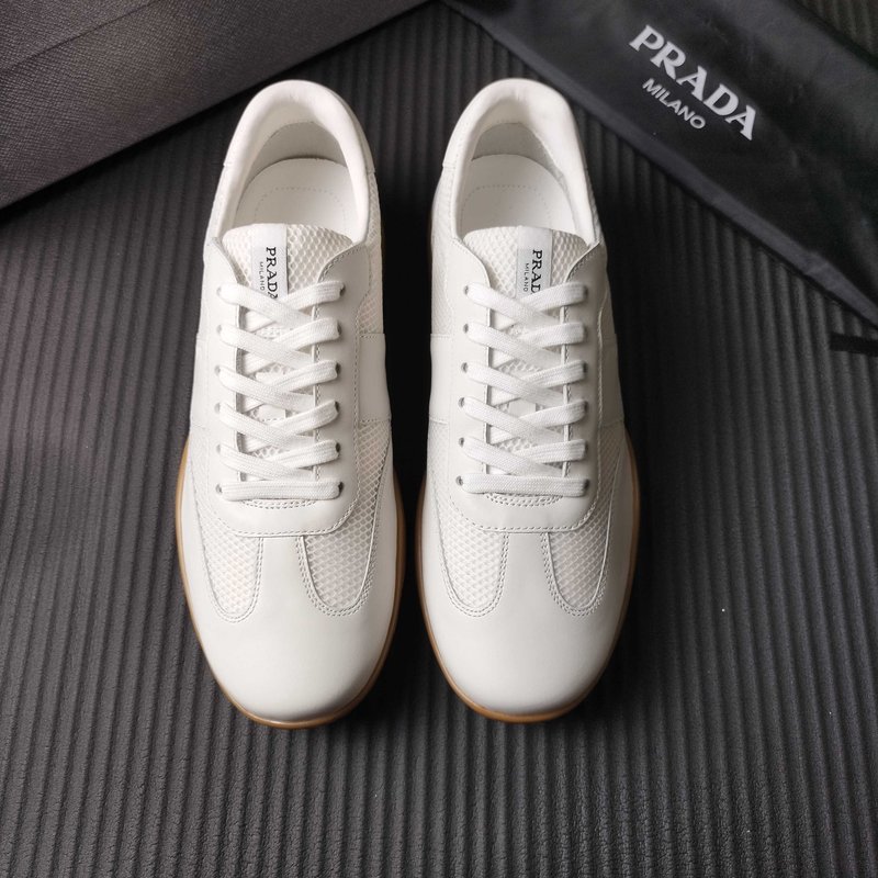 PRADA 프라다 화이트 운동 캐주얼 슈즈 001-227629