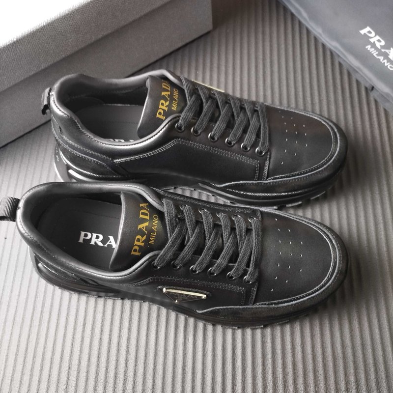 프라다 PRADA 블랙 레더 운동화 001-227657