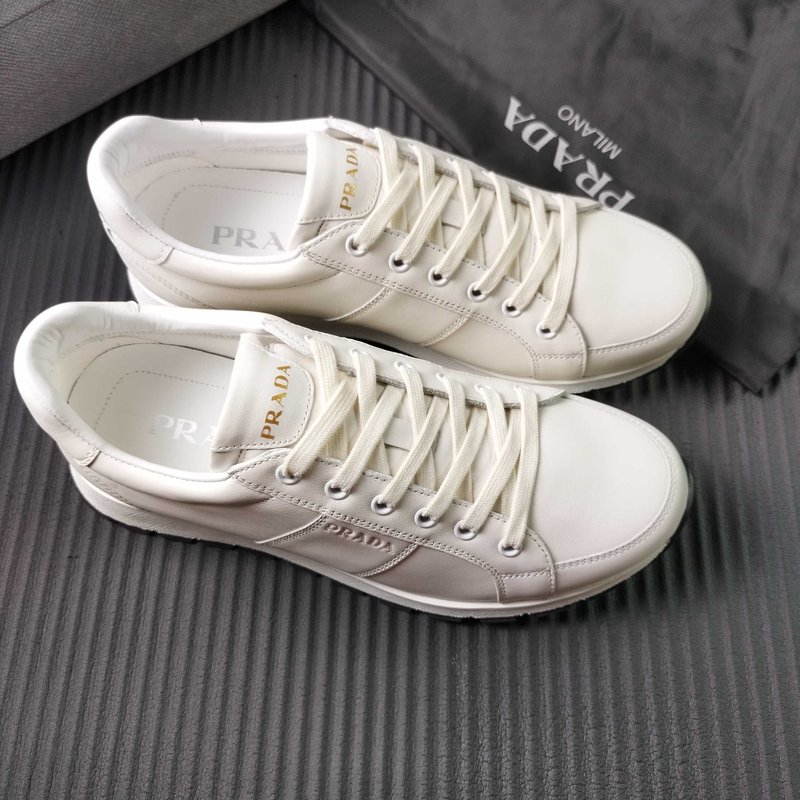 PRADA 화이트 레저 스니커즈 001-227692