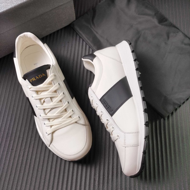 PRADA 프라다 클래식 블랙 화이트 스니커즈 001-227693