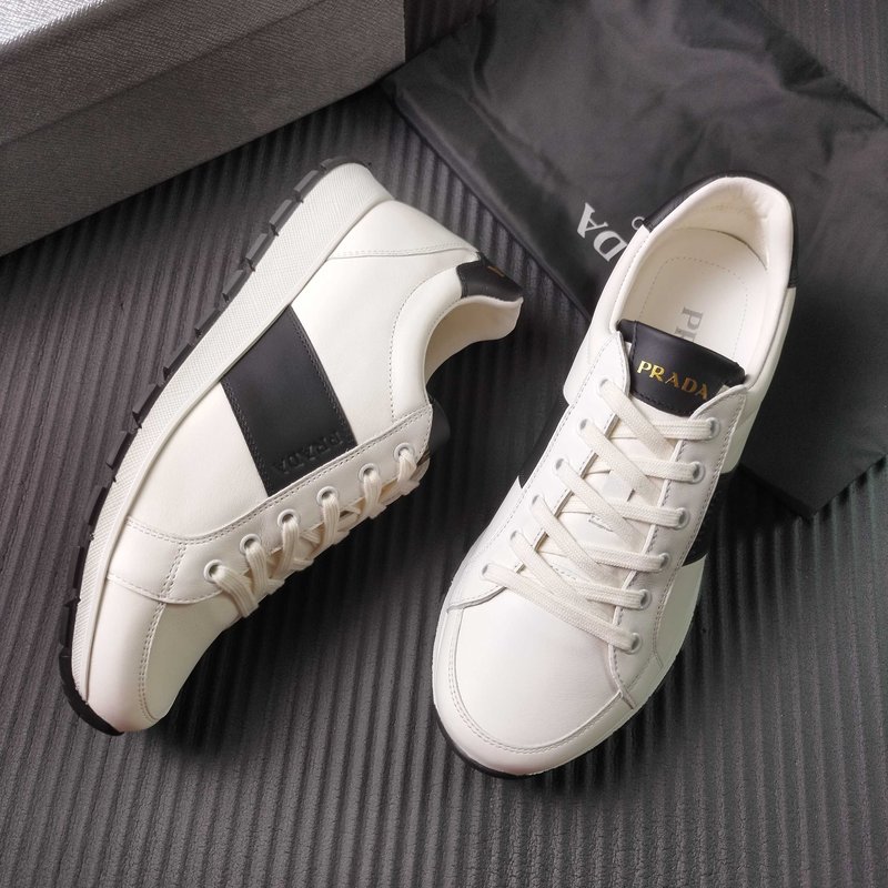 PRADA 프라다 클래식 블랙 화이트 스니커즈 001-227693