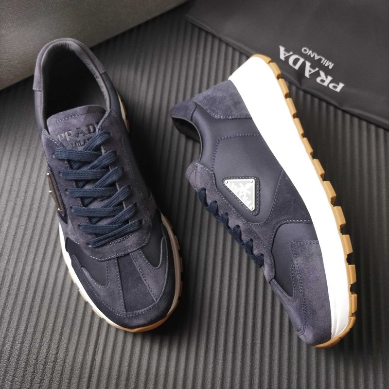 PRADA 프라다 진한 파란색 스웨이드 운동화 001-227707