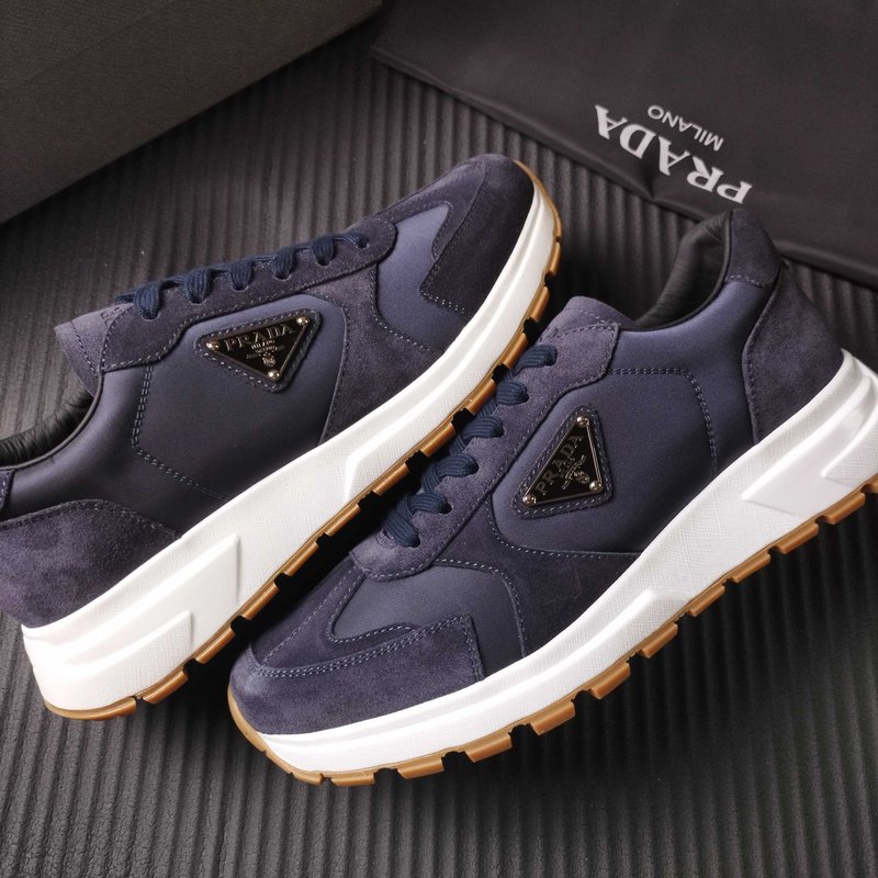PRADA 프라다 진한 파란색 스웨이드 운동화 001-227707