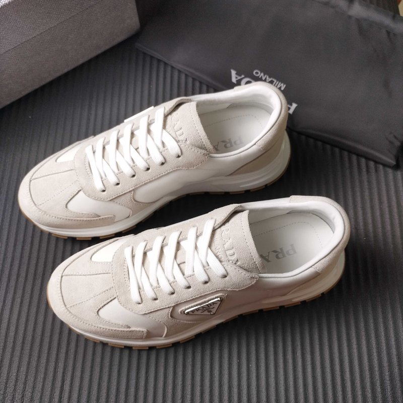 PRADA 프라다 화이트 운동 캐주얼 슈즈 001-227712