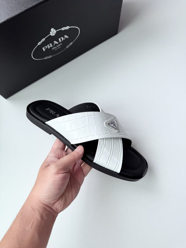Prada 클래식 메탈 로고 크로스 샌들 001-227716