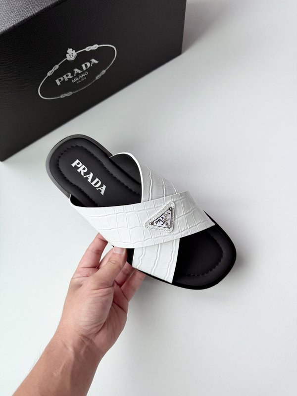 Prada 클래식 메탈 로고 크로스 샌들 001-227716