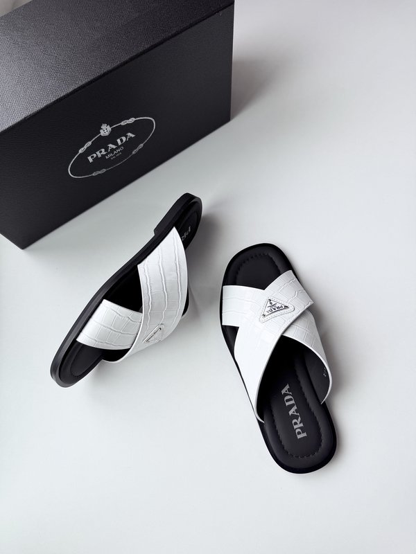Prada 클래식 메탈 로고 크로스 샌들 001-227716