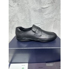 PRADA 프라다 광택 라운드 토 로퍼 슈즈 001-227720