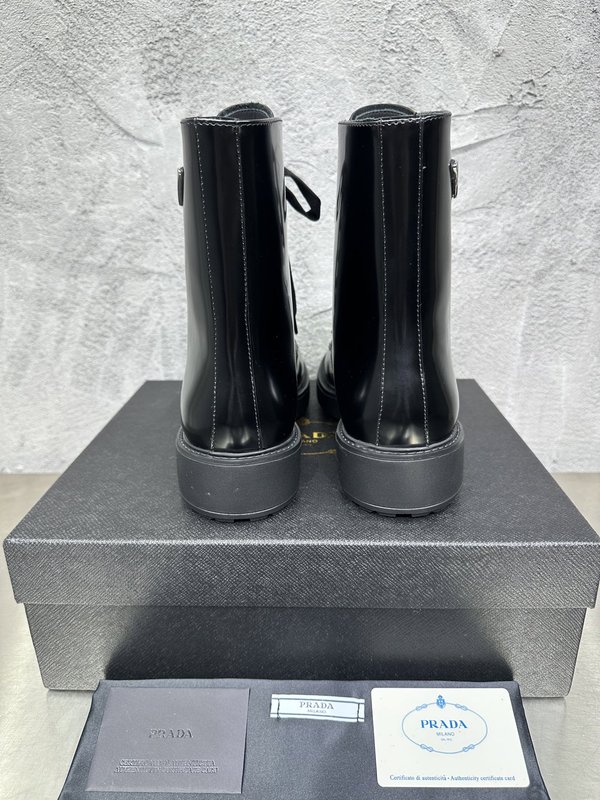 PRADA 레이스 업 가죽 나이트 부츠 001-227729