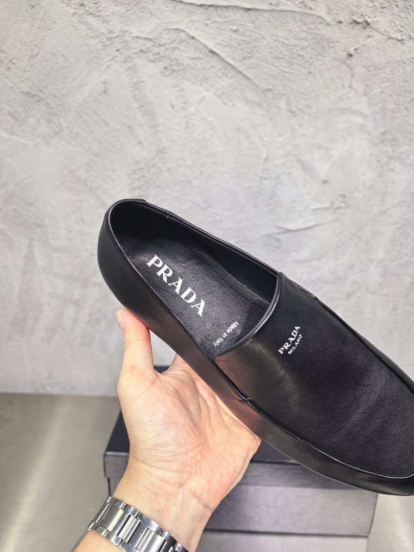 PRADA 남성 클래식 빈티지 로퍼 구두 001-227731