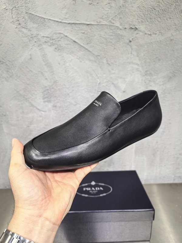 PRADA 남성 클래식 빈티지 로퍼 구두 001-227731