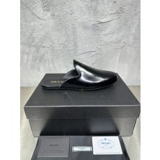 PRADA 레트로 남성 광택 가죽 뮬 슬리퍼 001-227732