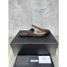 PRADA 빈티지 남성 광택 가죽 뮬 슬리퍼 001-227733