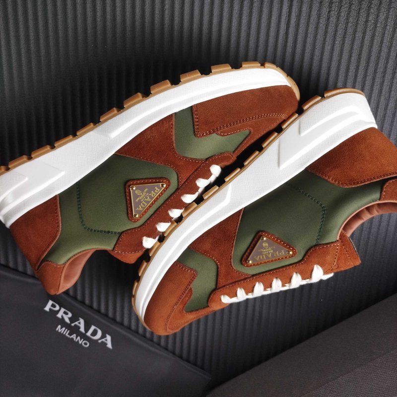 PRADA 브라운 가죽 캐주얼 운동화 001-227736