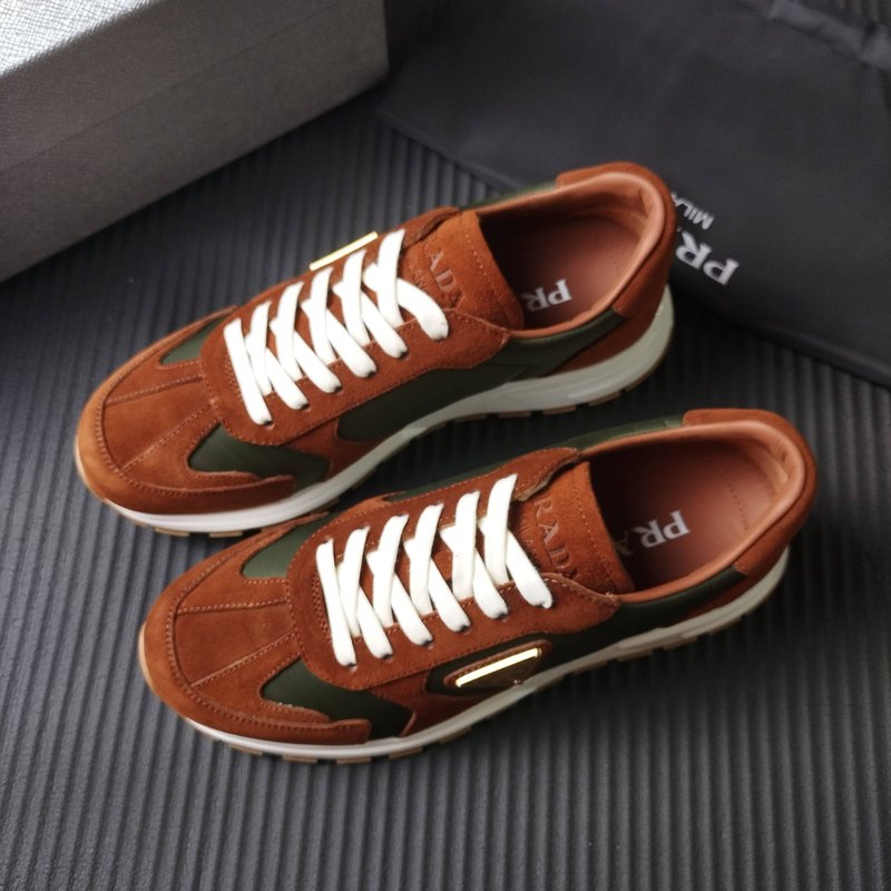 PRADA 브라운 가죽 캐주얼 운동화 001-227736