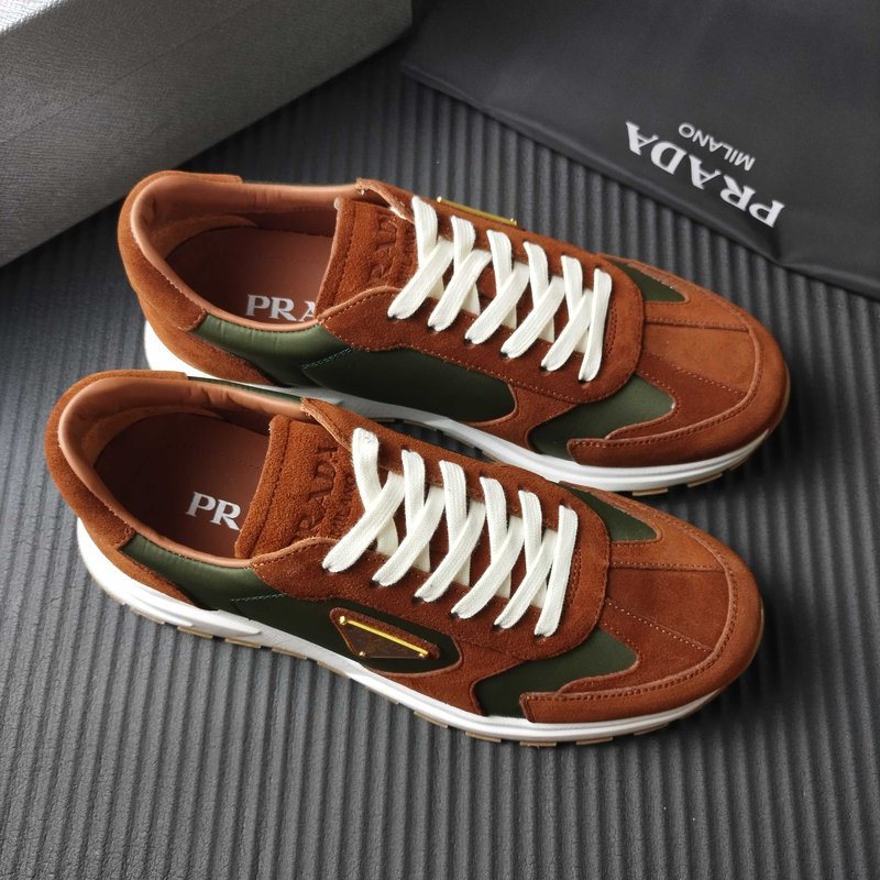 PRADA 브라운 가죽 캐주얼 운동화 001-227736