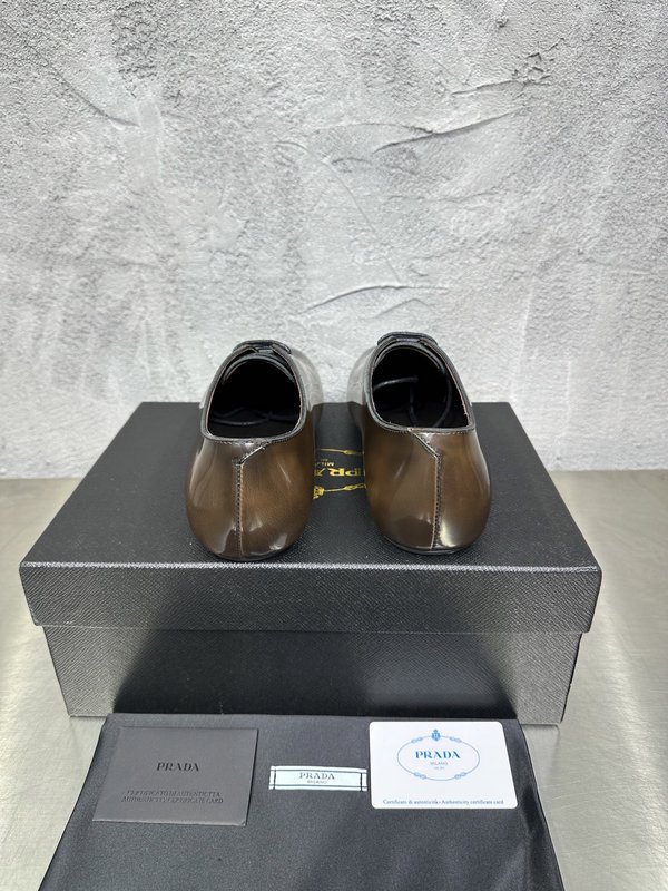 PRADA 빈티지 남성 가죽 캡토우 뮬 슬리퍼 001-227738