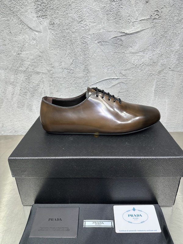 PRADA 빈티지 남성 가죽 캡토우 뮬 슬리퍼 001-227738