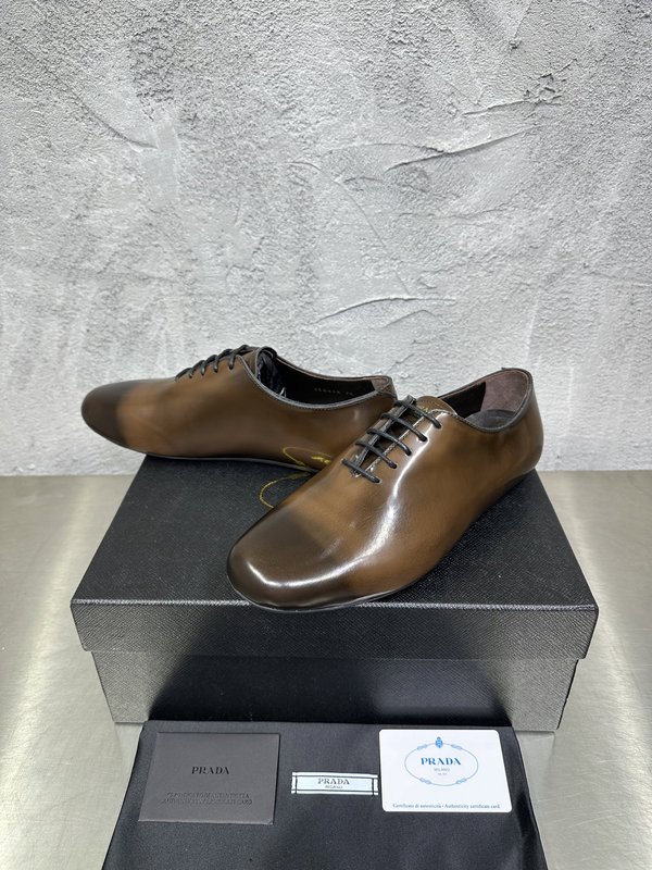 PRADA 빈티지 남성 가죽 캡토우 뮬 슬리퍼 001-227738