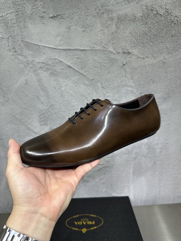 PRADA 빈티지 남성 가죽 캡토우 뮬 슬리퍼 001-227738