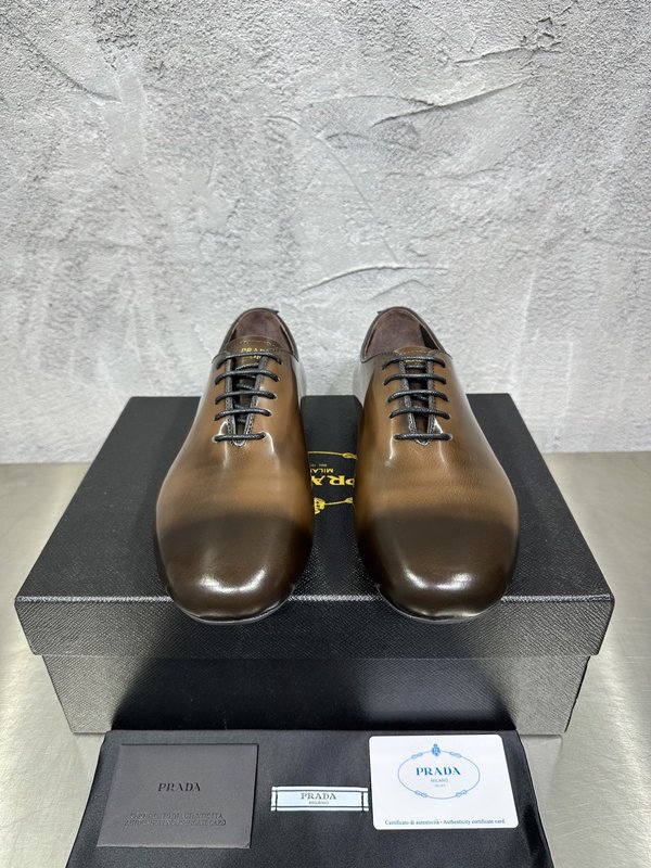 PRADA 빈티지 남성 가죽 캡토우 뮬 슬리퍼 001-227738
