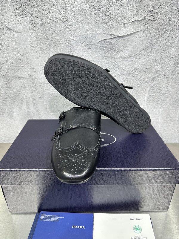 PRADA 남성 빈티지 가죽 태슬 뮬슈즈 001-227740