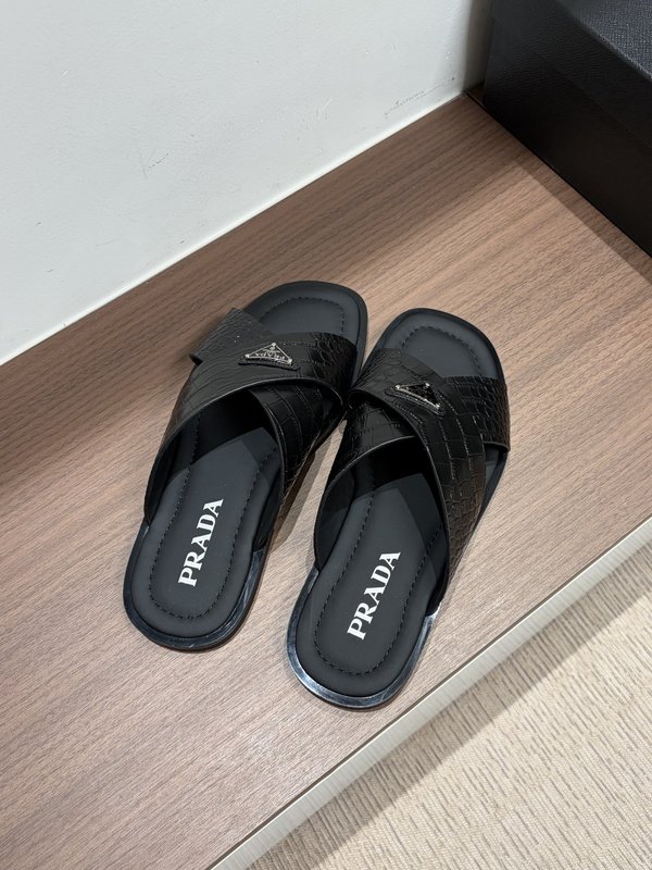 Prada 남성 크로코무늬 소가죽 슬리퍼 001-227744
