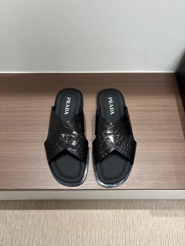 Prada 남성 크로코무늬 소가죽 슬리퍼 001-227744