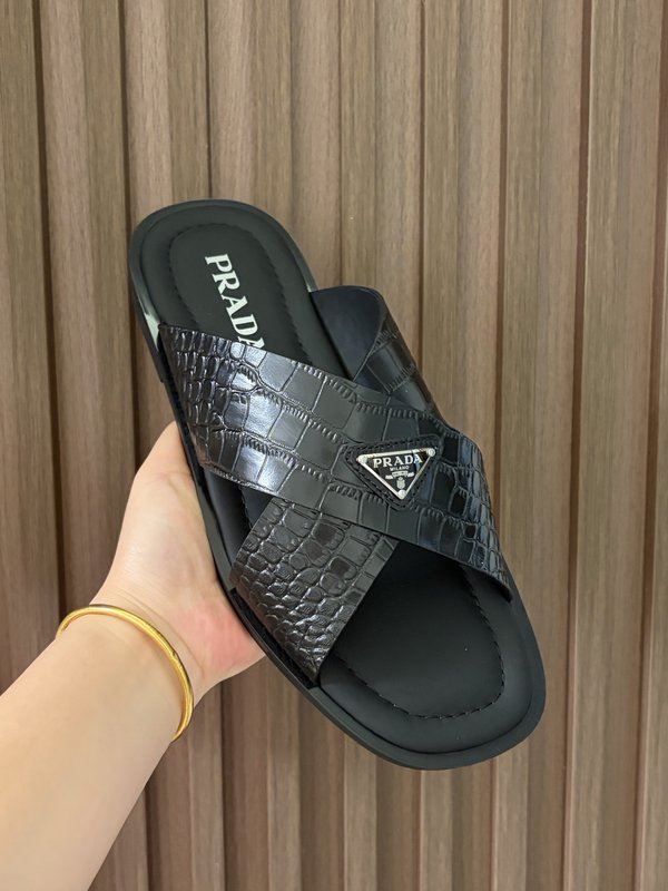 Prada 남성 크로코무늬 소가죽 슬리퍼 001-227744