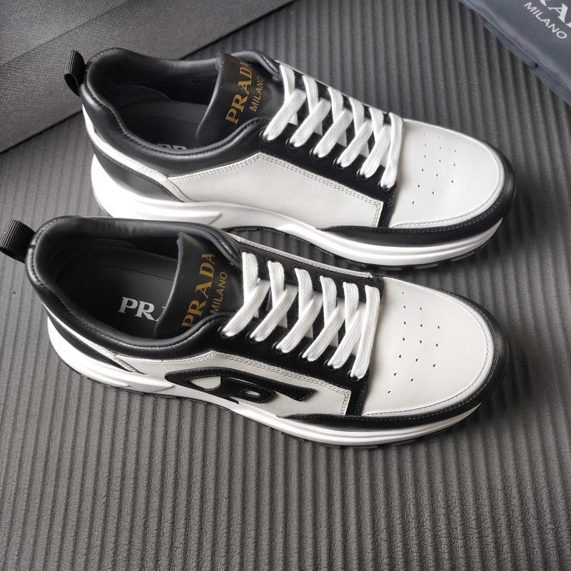 프라다 PRADA 블랙 화이트 스니커즈 001-227747