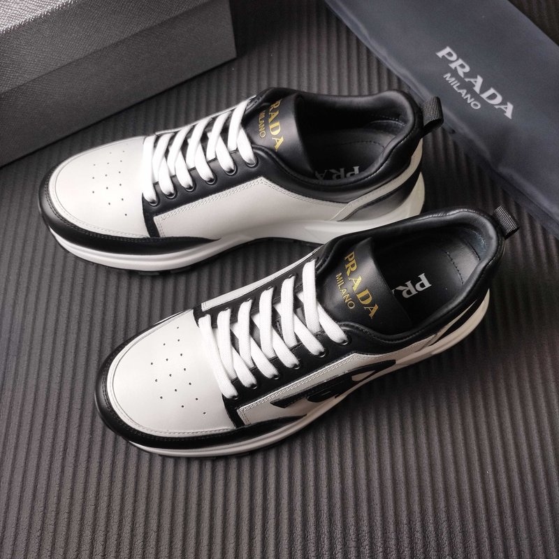 프라다 PRADA 블랙 화이트 스니커즈 001-227747