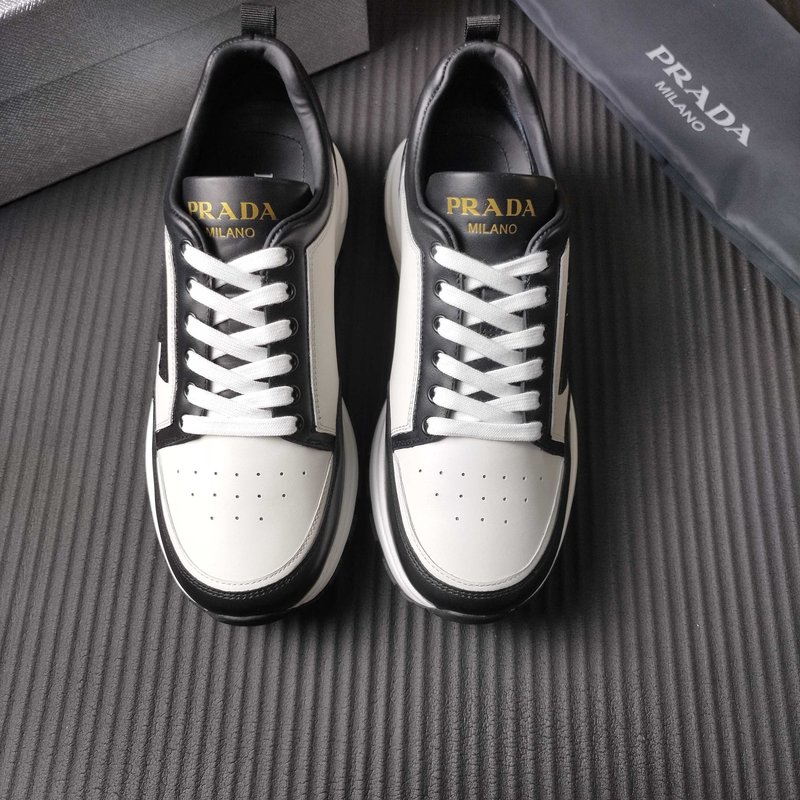 프라다 PRADA 블랙 화이트 스니커즈 001-227747