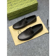 구찌 소가죽 GG 엠보싱 캐주얼 로퍼 남성화 001-227756