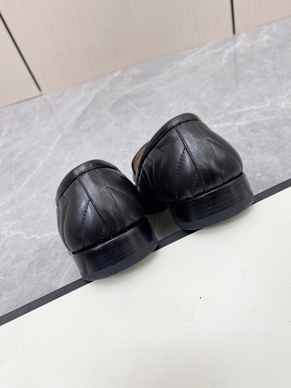 GUCCI 남성 최상급 소 가죽 로퍼 001-227791