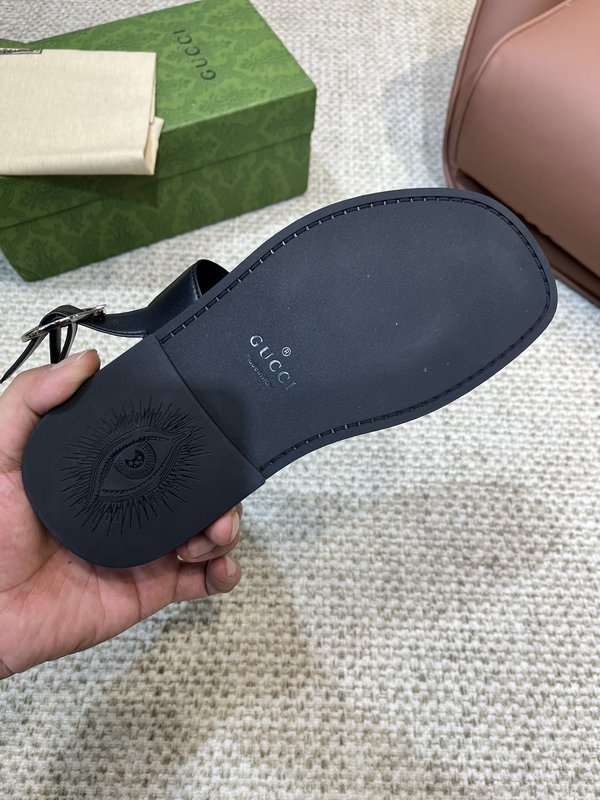 GUCCI 여름 남성 소가죽 슬리퍼 001-227795